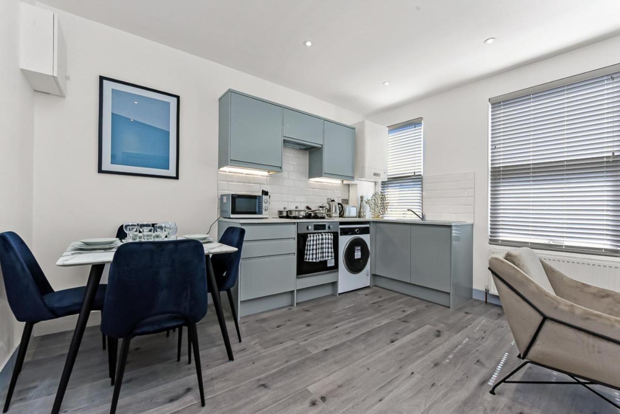 Amazing 2 Bedroom Apartment In Greater Лондон Екстер'єр фото