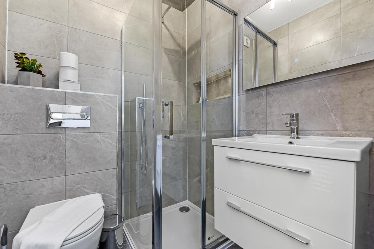Amazing 2 Bedroom Apartment In Greater Лондон Екстер'єр фото